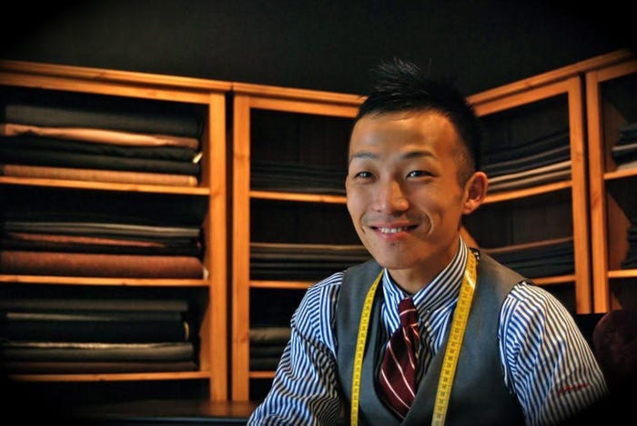 小泉翔建氏/オーダーメイドスーツの営業マン時代(提供素材)