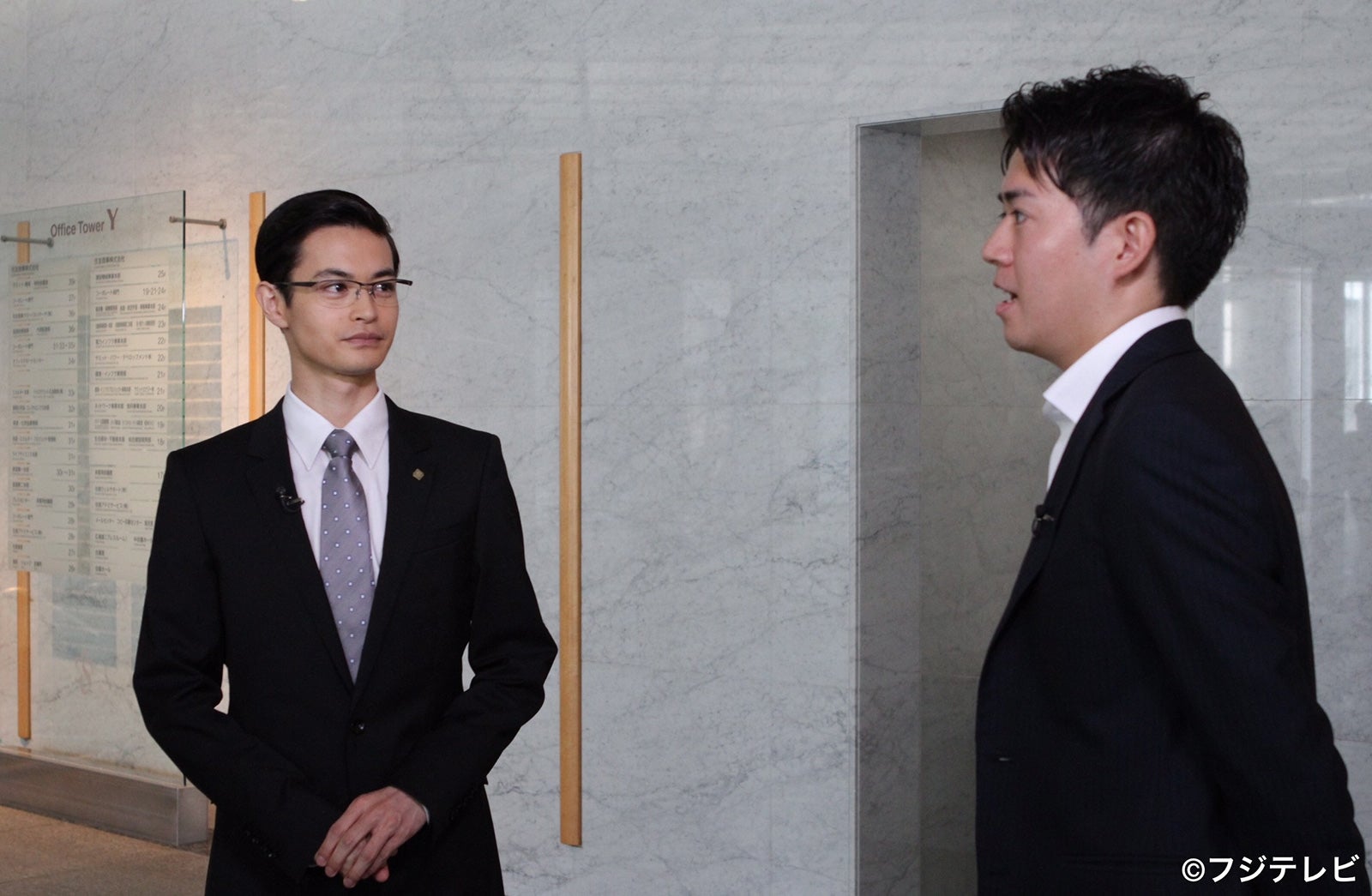 瀬戸康史、案内をしてくれた近藤真生さん（C）フジテレビ