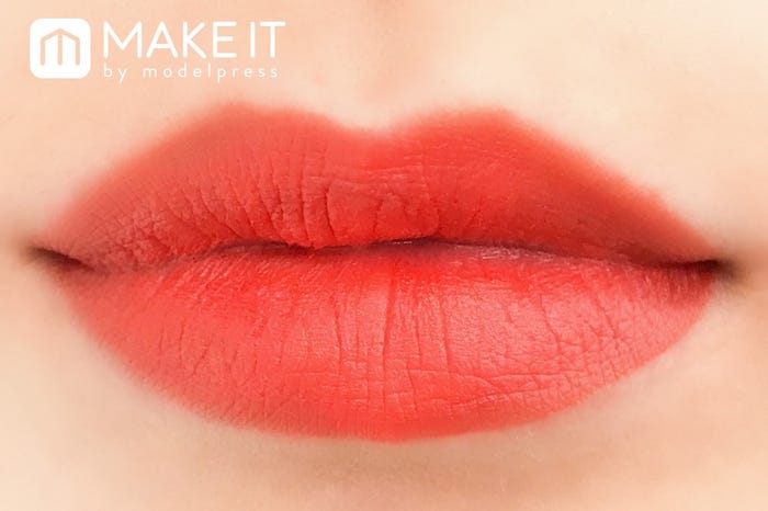 ルージュ アンリミテッド アンプリファイド マット/AM OR 570使用 (C)メイクイット