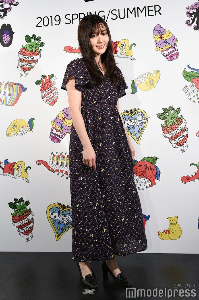 鈴木愛理のガチ私服を真似したい 初始球式秘話も Girlsaward 19 S Sフィッティングに潜入 モデルプレス