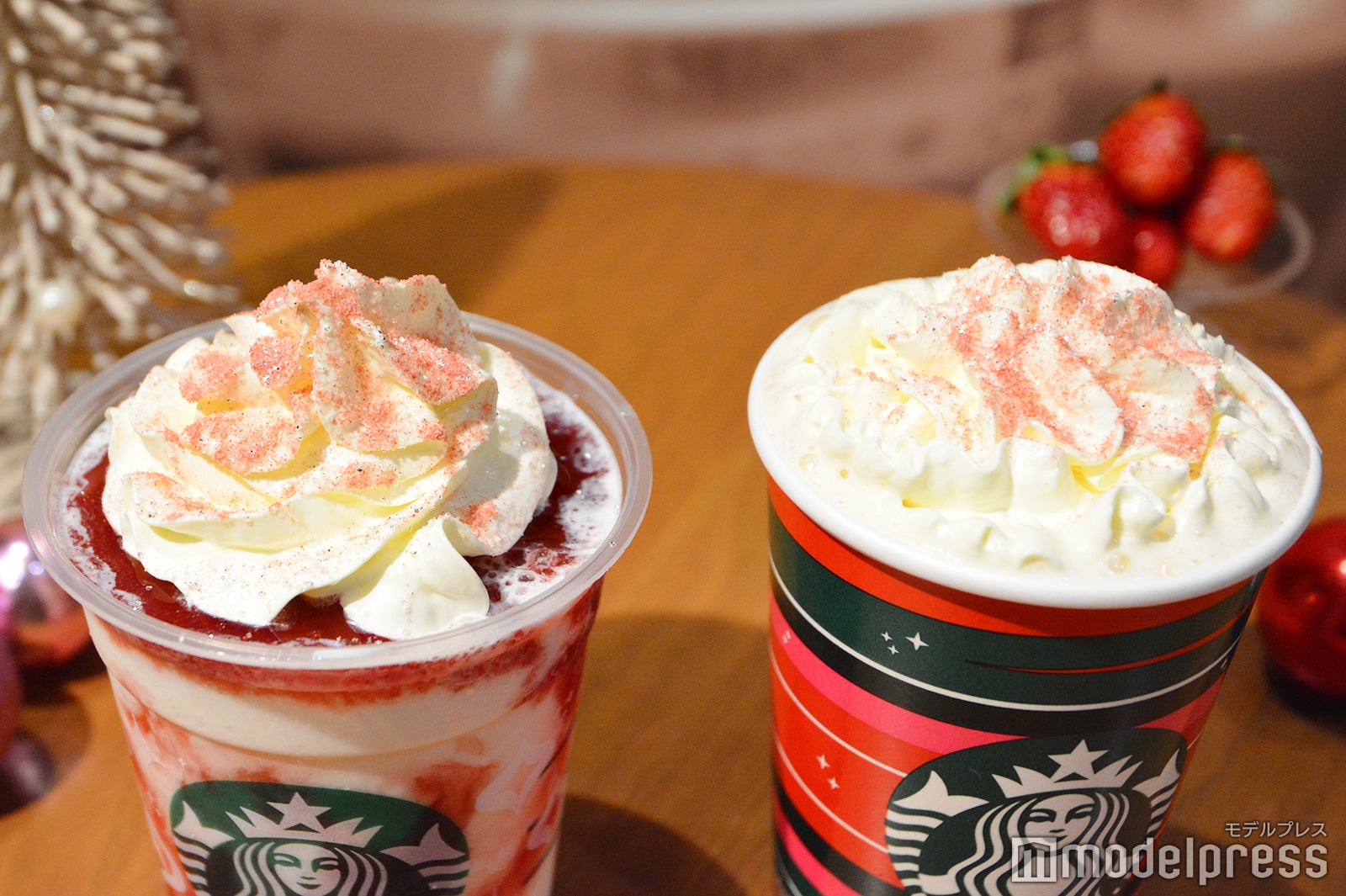ストロベリー メリークリーム フラペチーノ、ストロベリー メリークリーム ティー ラテ（C）モデルプレス
