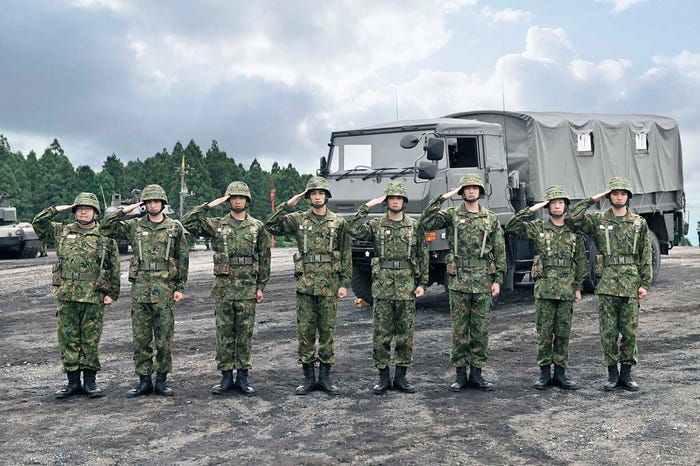 (左から)池田永吉、一ノ瀬颯、佐藤寛太、町田啓太、佐野勇斗、時任勇気、坂口涼太郎、藤岡真威人(C)フジテレビ