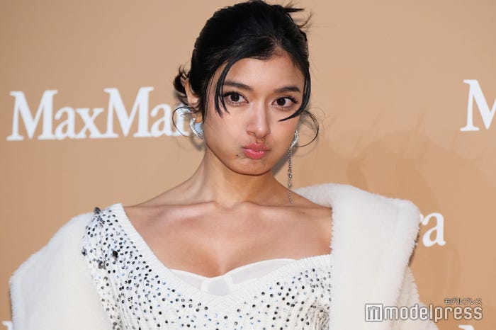 ローラ(C)モデルプレス