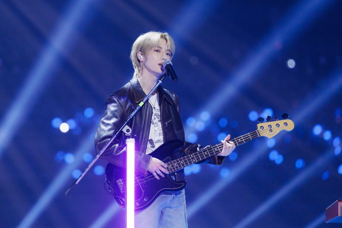 ボムギュ(TXT)/自己発光TOENZE(C)CJ ENM Co., Ltd, All Rights Reserved