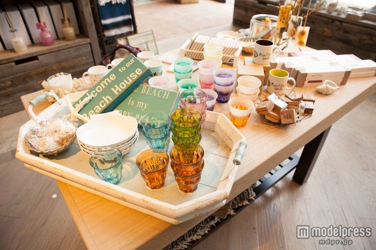 食器やファッション雑貨類も充実