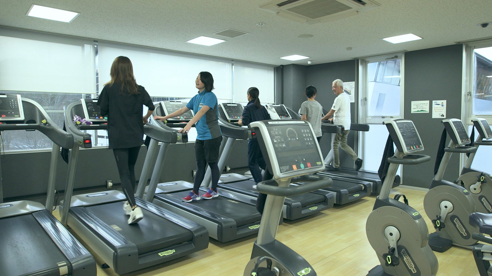 安未、つば冴「TERRACE HOUSE OPENING NEW DOORS」6th WEEK（C）フジテレビ／イースト・エンタテインメント