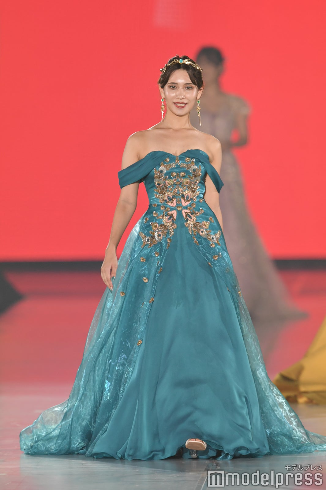 （C）モデルプレス