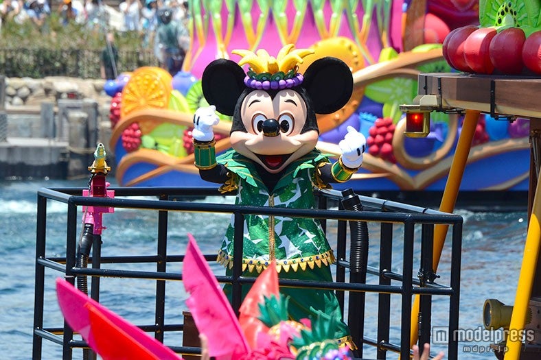 ミッキーマウスの頭にはバナナ