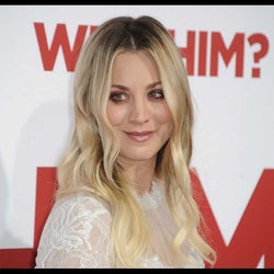 『ビッグバン★セオリー』ケイリー・クオコ、新ドラマ『The Flight Attendant』が受け入れられるか不安だった