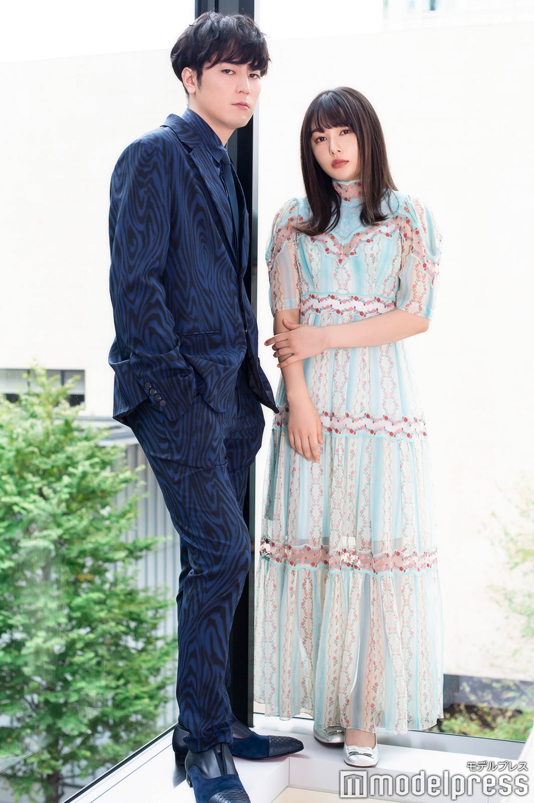 間宮祥太朗、桜井日奈子（C）モデルプレス