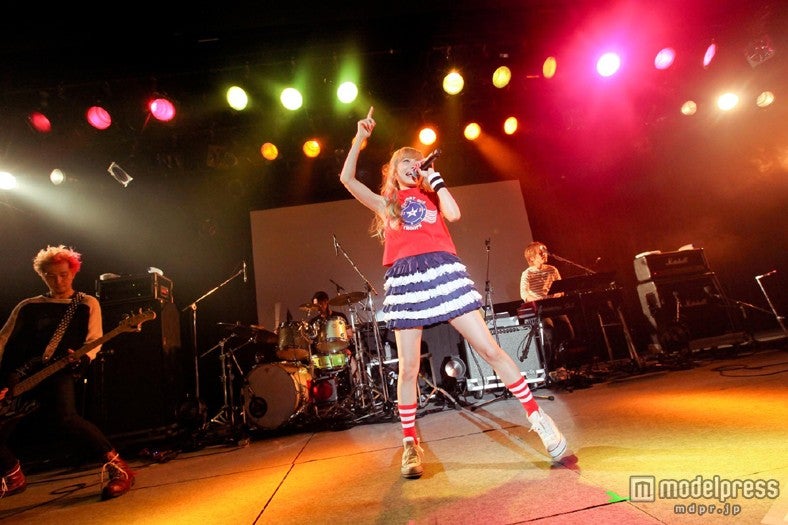 パワフルなバンドサウンドで魅了するMilky Bunny