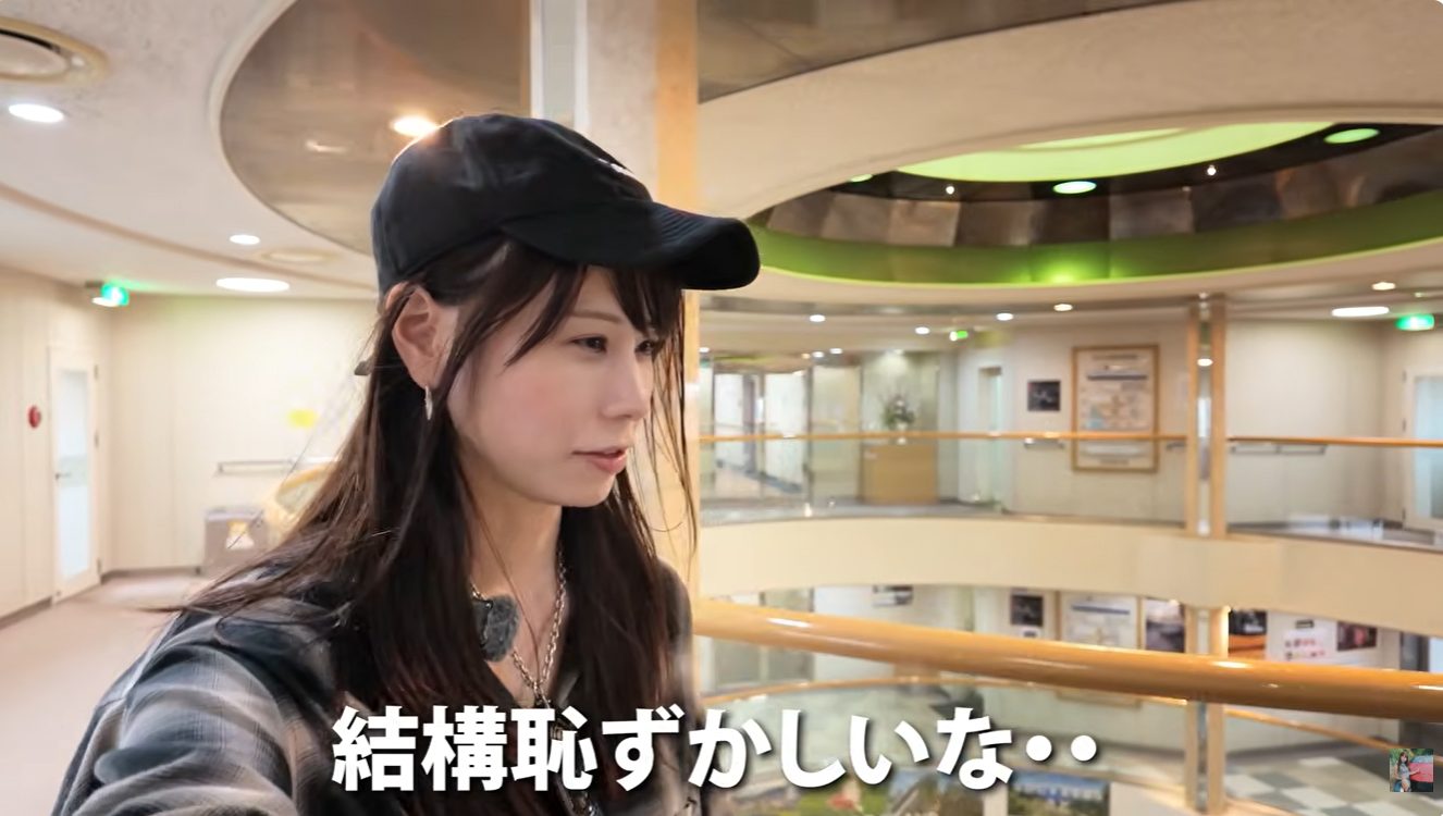 あま猫、ランボルギーニで船内呼び出し「なんかやらかしたかな？」