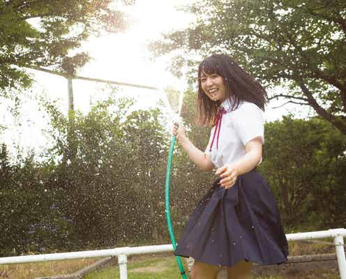欅坂46長濱ねる、話題の写真集“裏表紙”解禁 びしょ濡れ撮影エピソード<ここから>