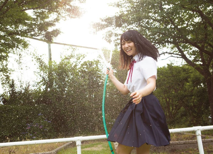 長濱ねる1st写真集『ここから』(講談社・12月19日発売)裏表紙カット/撮影:細居幸次郎