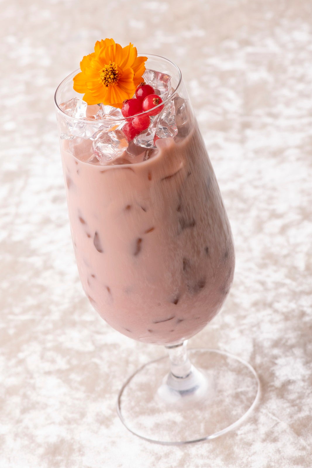 “ダッフィー＆フレンズのフォールズ・サウンド・インビテーション”スペシャルドリンク1,500円（C）Disney