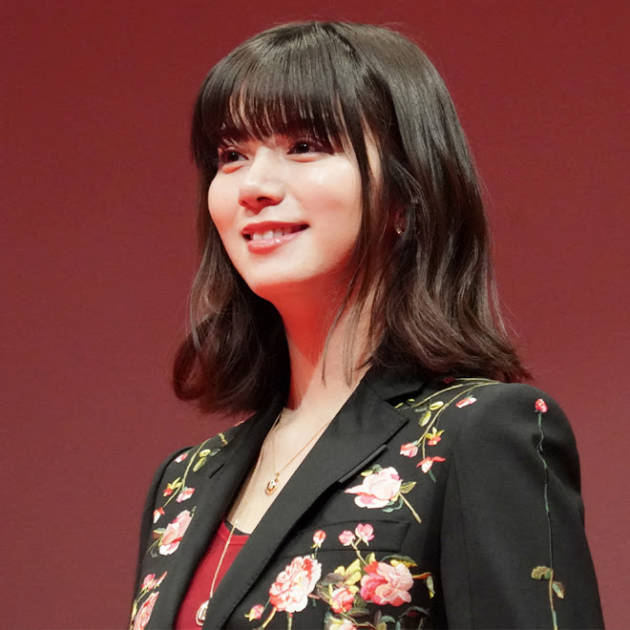 池田エライザ 美脚チラリなアンニュイ黒ワンピshot公開 モデルプレス 池田エライザ 美脚チラリなアンニュイ黒ワンピshot公開 モデルプレス