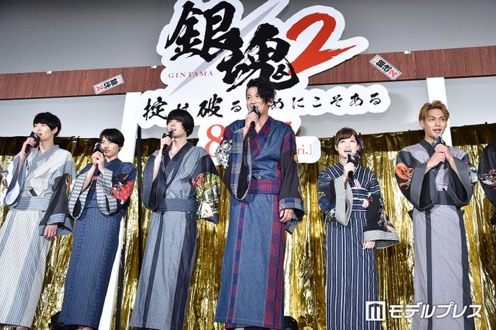 (左より)岡田将生、長澤まさみ、菅田将暉、小栗旬、橋本環奈、柳楽優弥(C)モデルプレス