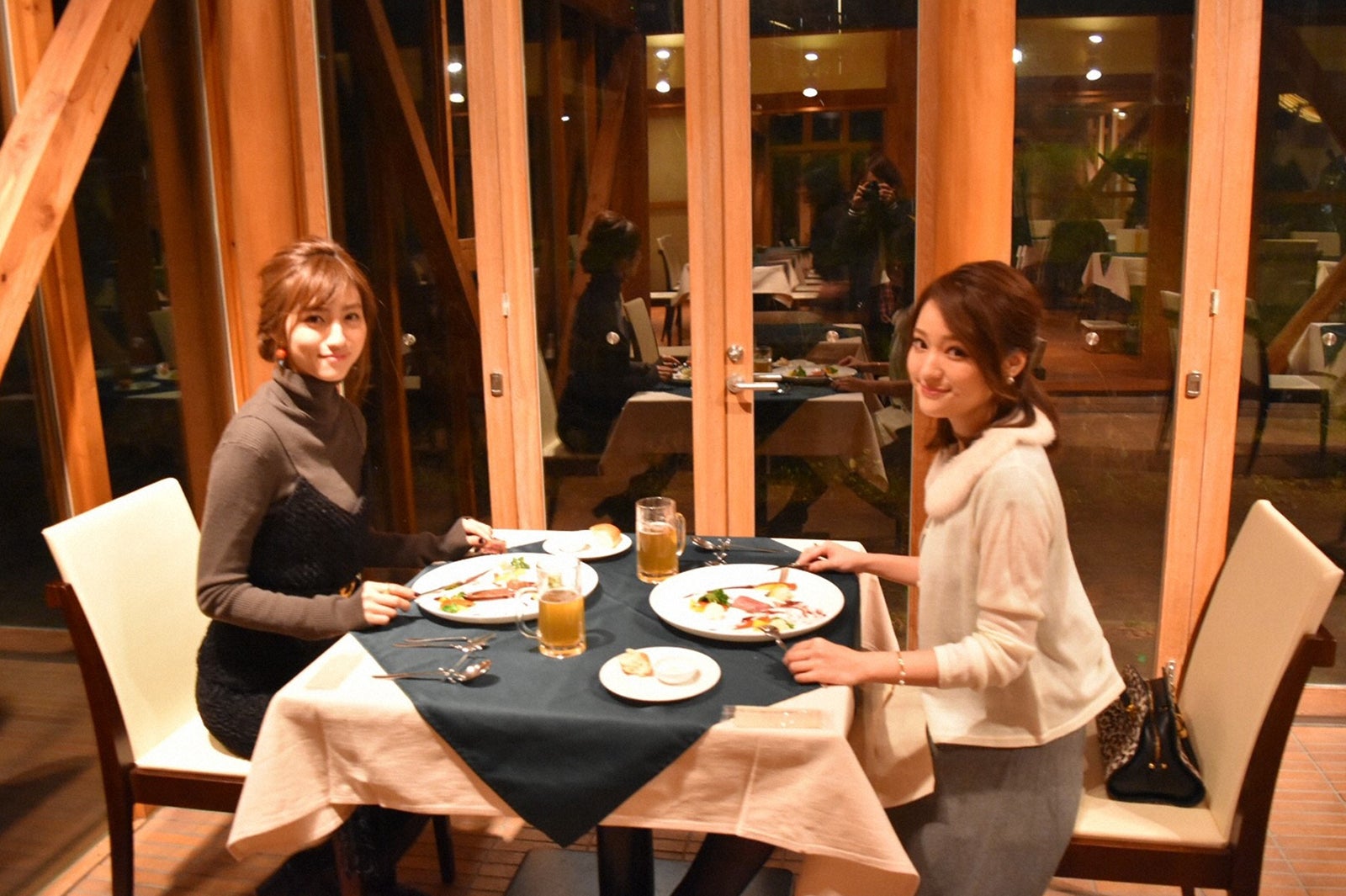 （左から）堀田茜、chay（C）TBS