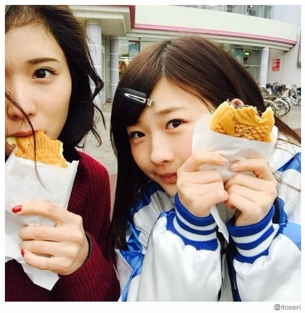 “芸能生活20周年”伊藤沙莉＆松岡茉優、懐かしの2ショットが話題「仲良すぎる」「芸歴20年ってすごい」