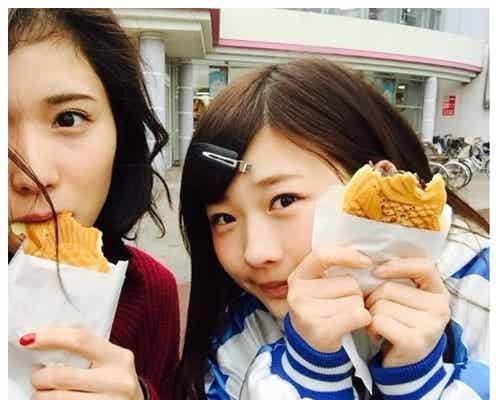 “芸能生活20周年”伊藤沙莉&松岡茉優、懐かしの2ショットが話題「仲良すぎる」「芸歴20年ってすごい」