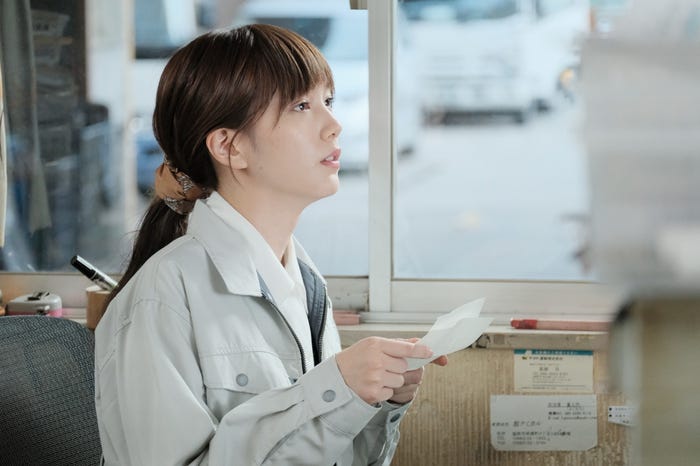 本田翼/「東野圭吾 手紙」より(C)テレビ東京