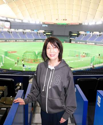 「4番、ファースト王」に感激したデビュー戦 新人・原辰徳の初サードを告げた際に湧き上がった大歓声…この道48年、巨人のレジェンド場内アナウンス担当・渡辺三保さん