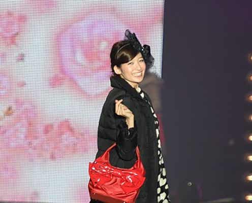 神戸蘭子&杉枝真結、ミニスカ美女ポリス姿「ビシバシ楽しく取り締まりたい」
