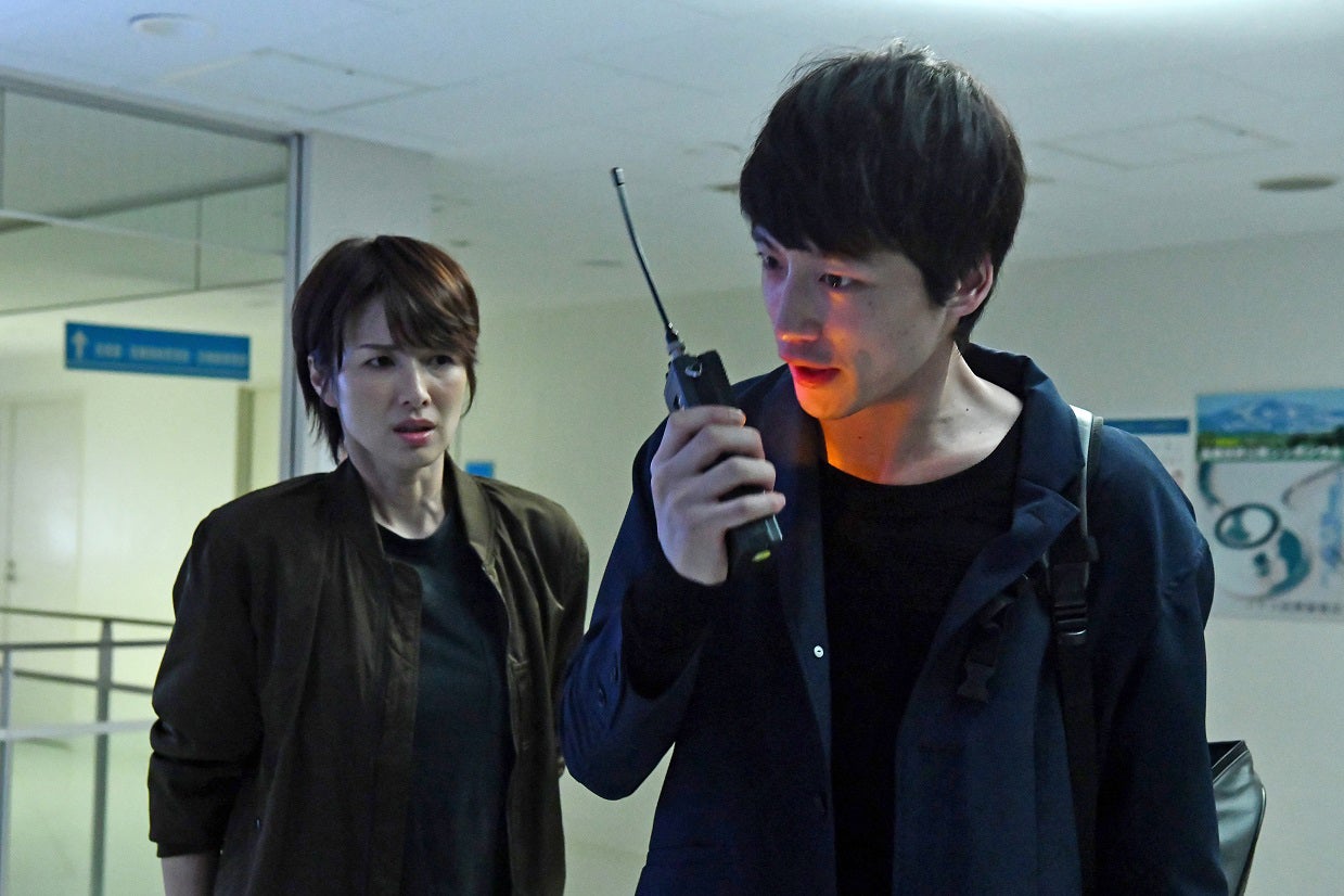 吉瀬美智子、坂口健太郎／『シグナル 長期未解決事件捜査班』より（写真提供：カンテレ）