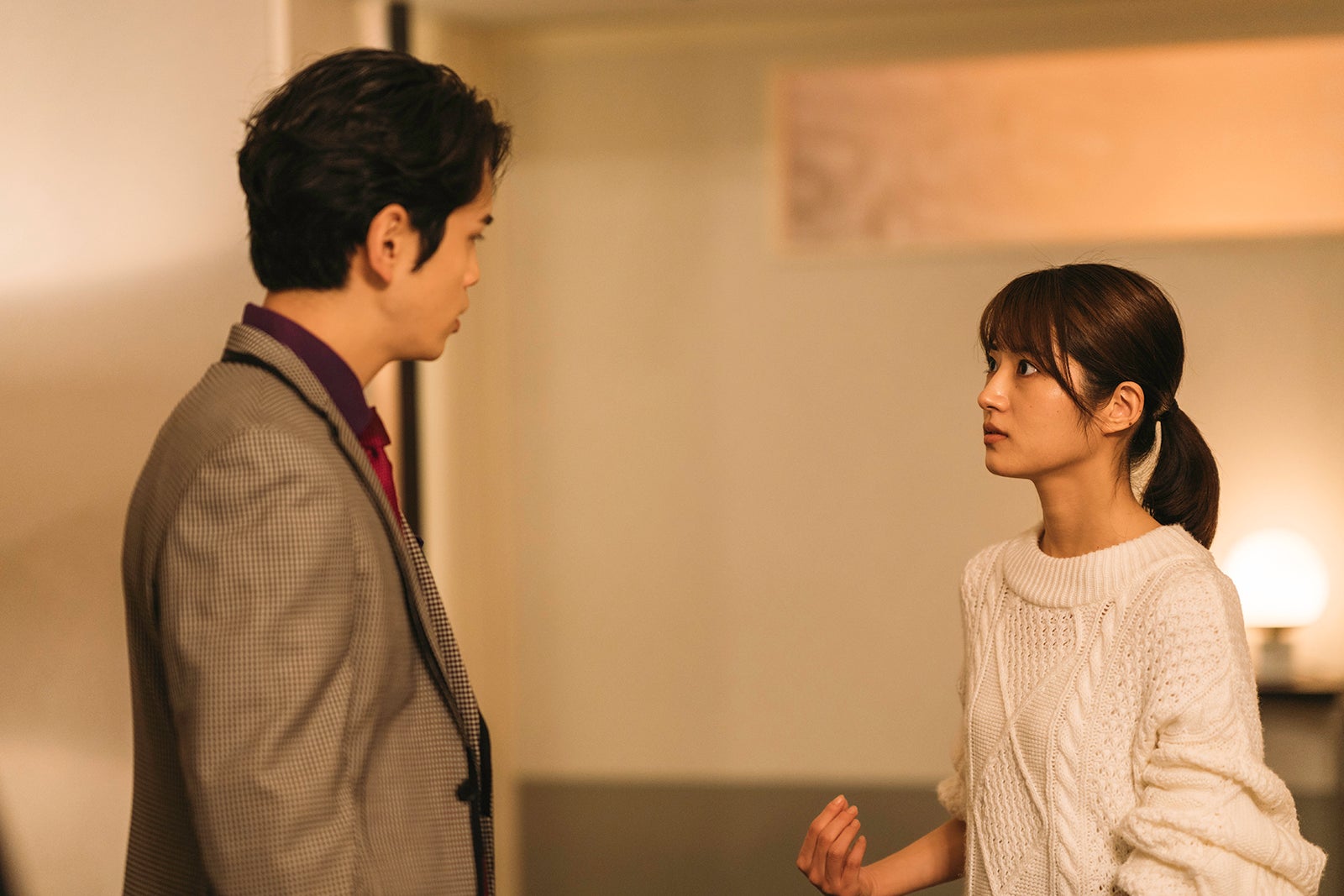 鈴木康介、若月佑美「セレブ男子は手に負えません」第2話より（C）ABC・DLE