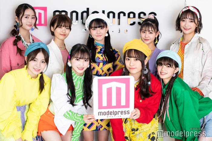 Girls2/(左上から時計回り)隅谷百花、鶴屋美咲、菱田未渚美、石井蘭、小川桜花、原田都愛、小田柚葉、山口綺羅、増田來亜(C)モデルプレス