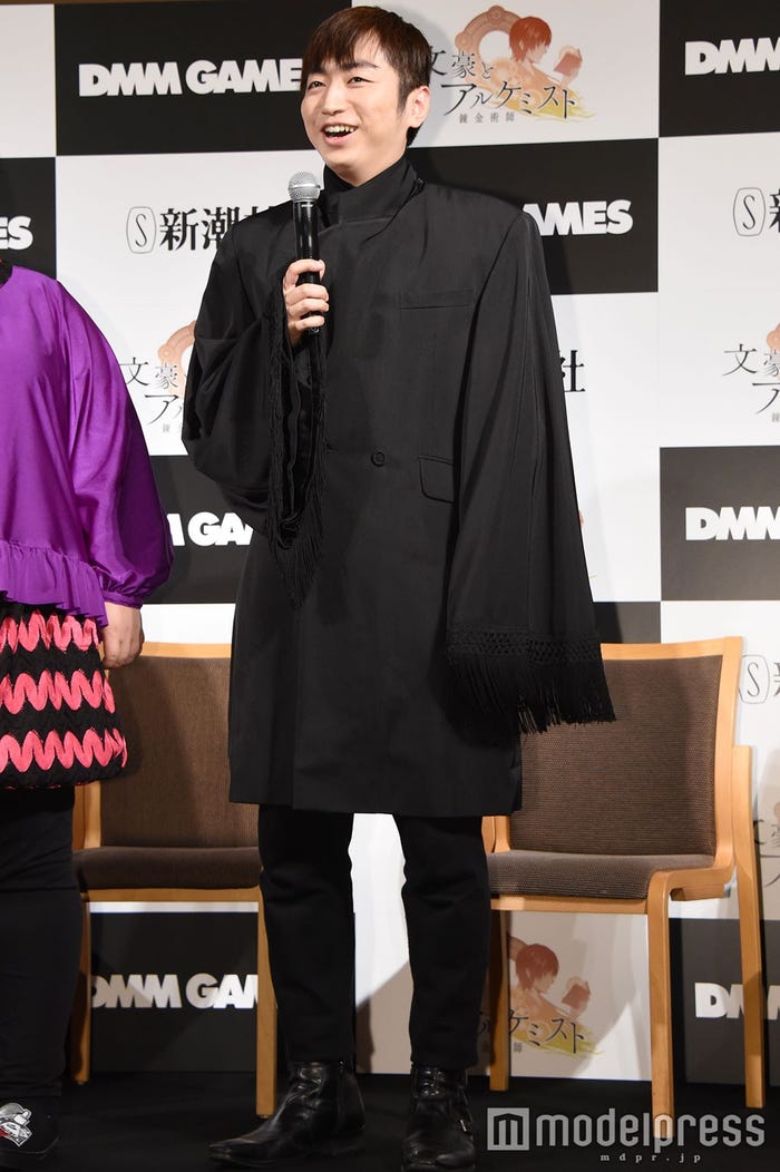 カズレーザーコスプレ姿になる前の羽田圭介氏 (C)モデルプレス