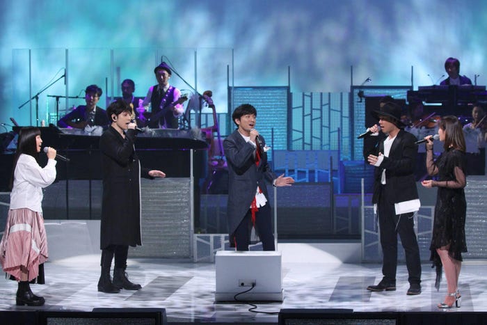 CHEMISTRY×森山直太朗×miwa×E-girlsの鷲尾伶菜で「PIECES OF A DREAM ~You Go Your Way~」(C)フジテレビ