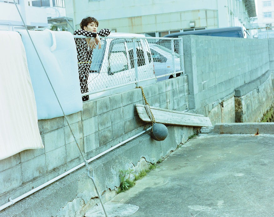 『未来の破片』（2016年8月15日発売）表紙写真