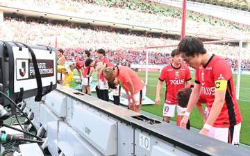 泥沼7連敗の浦和・GK西川周作「みんな“なんで勝てないんだ”と思っている」内容と結果のギャップに本音→「そのなんでをクリアにしないと」