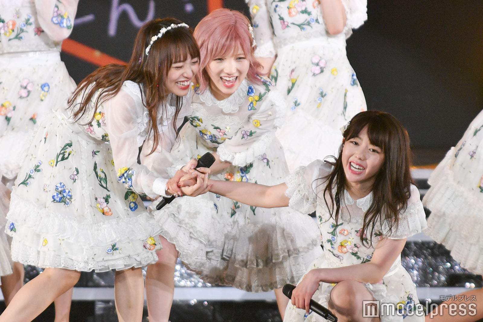 向井地美音、岡田奈々、峯岸みなみ「峯岸みなみ卒業コンサート～桜の咲かない春はない～」（C）モデルプレス