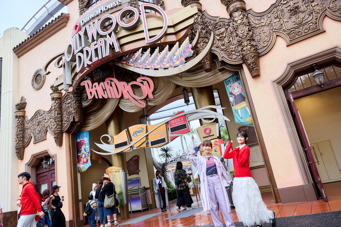 種﨑敦美、早見沙織／画像提供：ユニバーサル・スタジオ・ジャパン