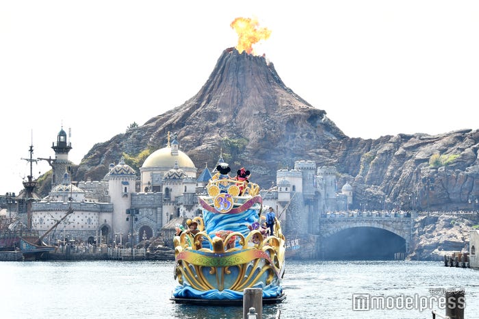 東京ディズニーシー/水上グリーティング「ハピエストセレブレーション・オン・ザ・シー」(C)モデルプレス(C)Disney