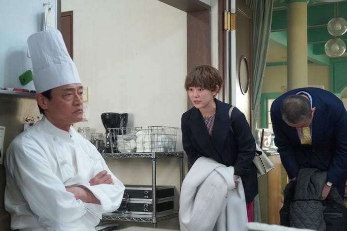 神保悟志、高畑充希、荒川良々/「ムチャブリ! わたしが社長になるなんて」第8話より(C)日本テレビ