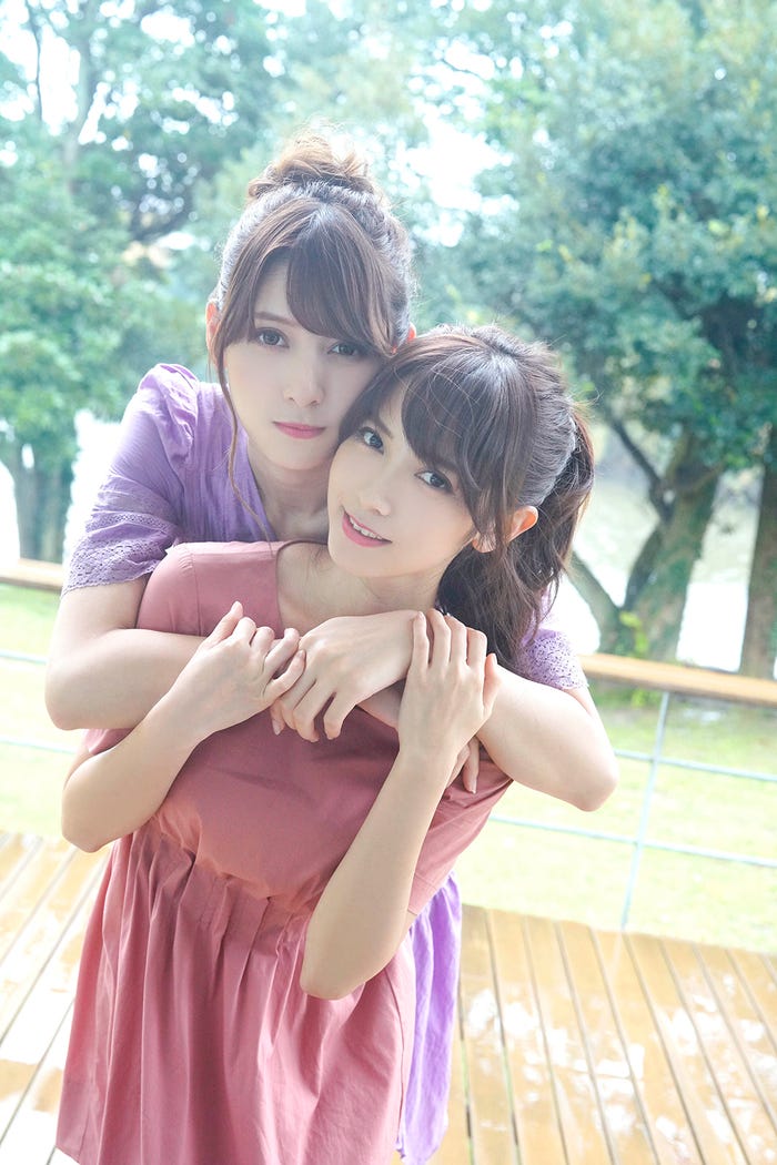 アンジェラ芽衣、桃月なしこ(C)佐藤佑一/週刊FLASH