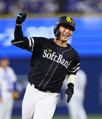 ソフトバンク 川村友斗がびっくり勝ち越しソロ！シーズンノーアーチの男が延長十回にバックスクリーン弾