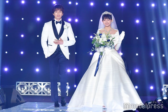 新田真剣佑、吉川愛(C)モデルプレス