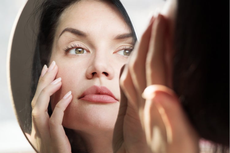 ちゃんと気付いてる？あらゆる場所の隠れジワサイン！ケア法