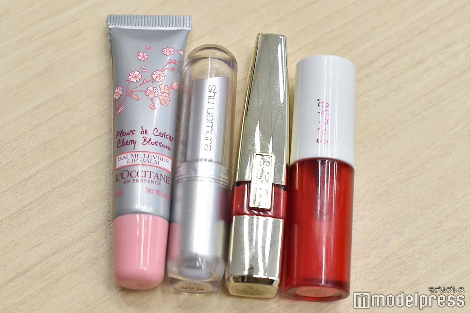 gugudan・HANA私物コスメ（C）モデルプレス