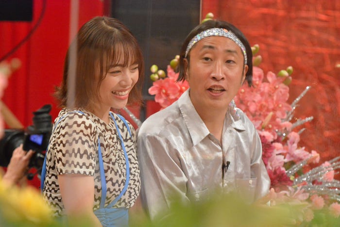 石川あんな、ゆってぃ(C)読売テレビ