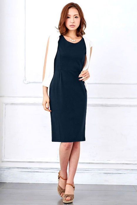 タック入りタイトワンピース「Pierrot」2,970円（税込）