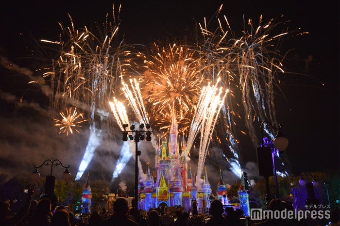 「ワンダフル・クリスマスタイム・ファイヤーワークス」(C)モデルプレス(C)Disney