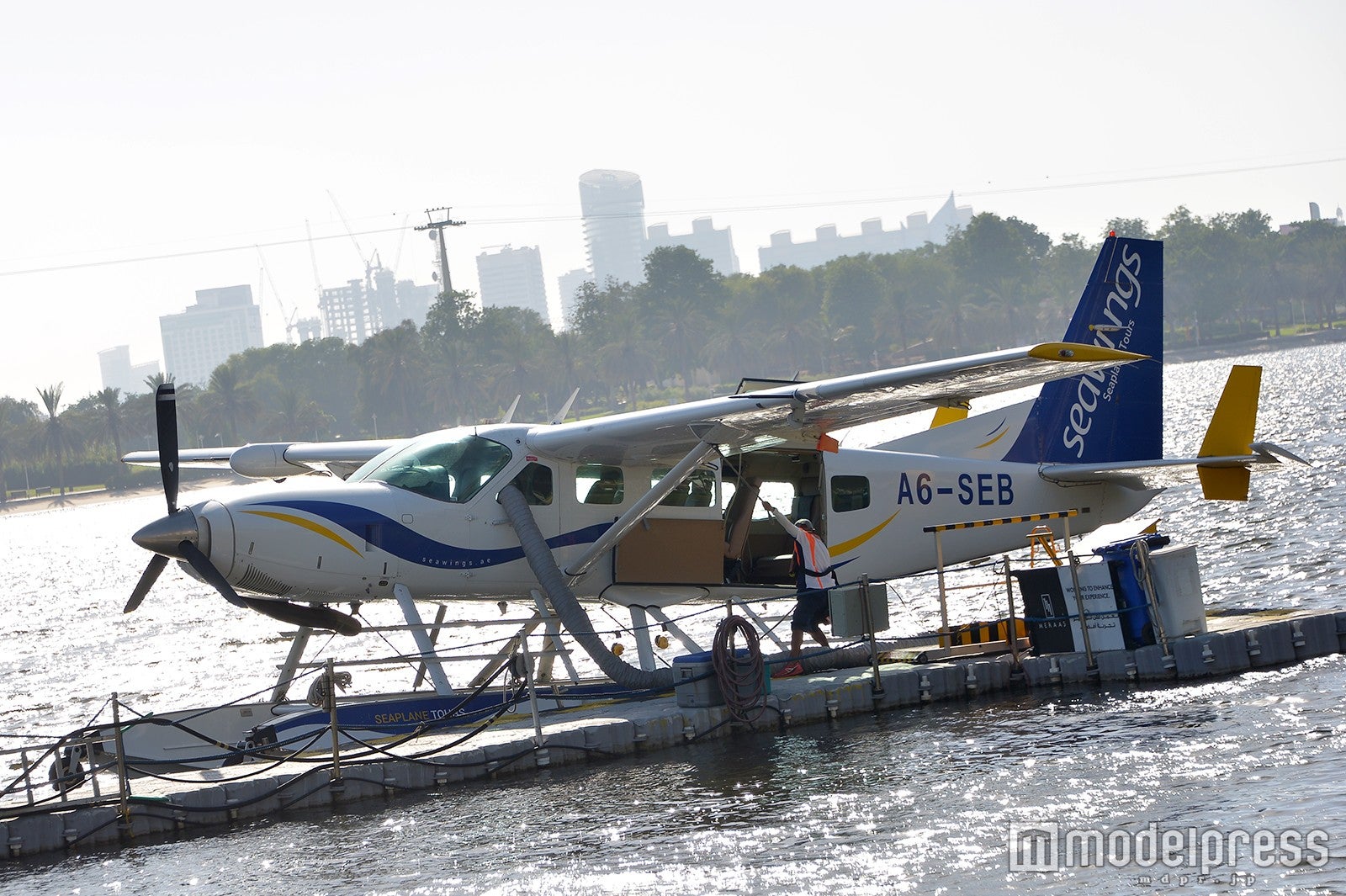 遊覧飛行（C）モデルプレス