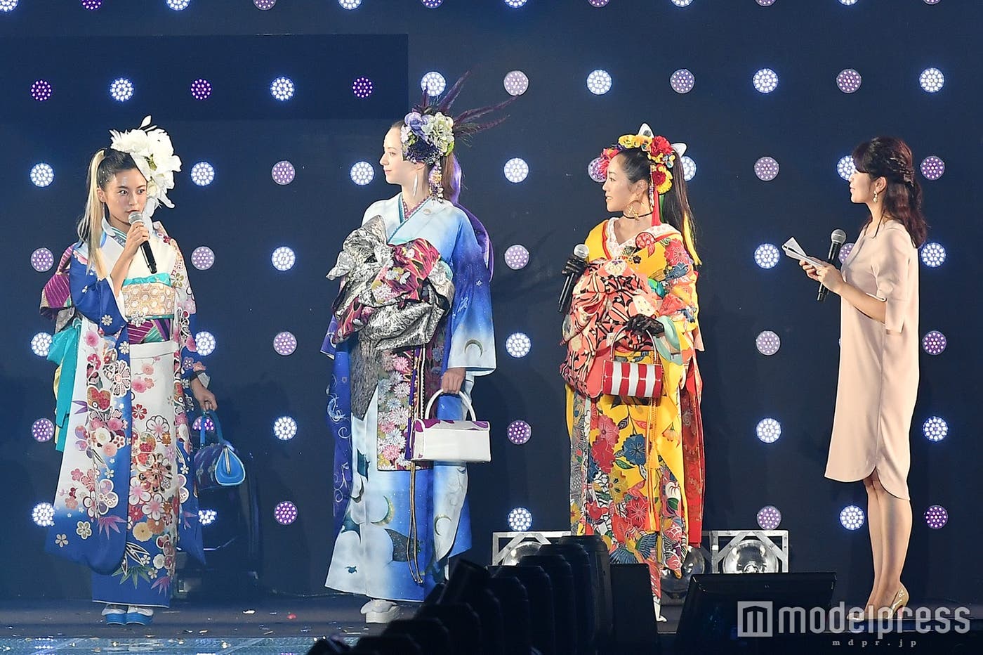 ステージトークの様子 (C)モデルプレス