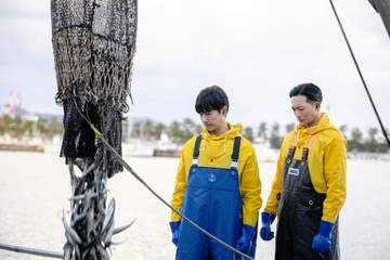 そうだ、地元だ！【VIVANT】アゼルバイジャン漁港シーンに現職大臣が反応 ネットは「内閣改造はノコル？w」