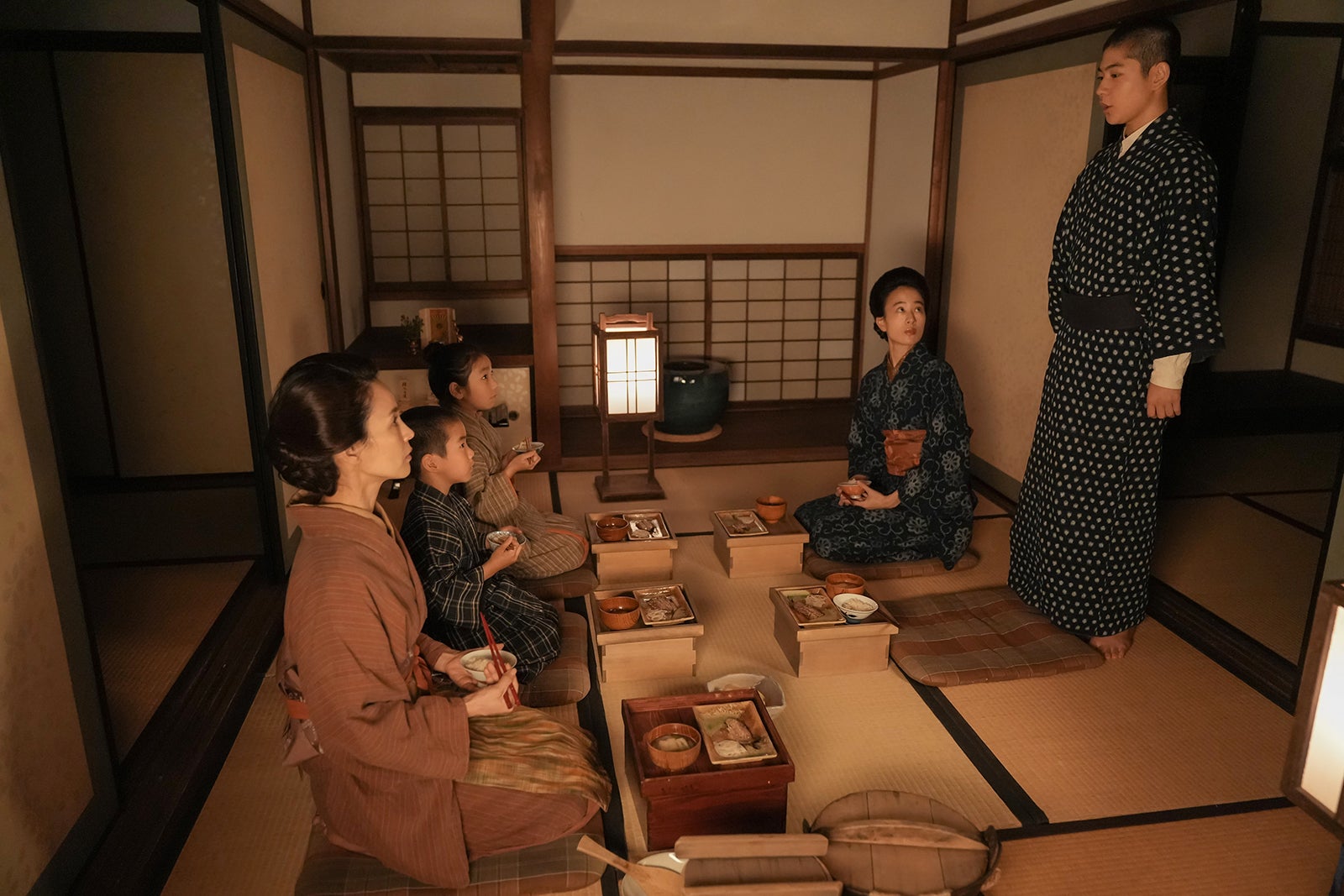 国仲涼子、石橋静河、中須翔真ら「ブラッサム」第19話（C）NHK